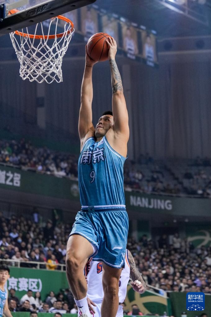 瓜帅怒斥：年纪大了，球员们竟然不尊重我！（瓜迪奥拉发火：我老了，球员竟不尊重我！）