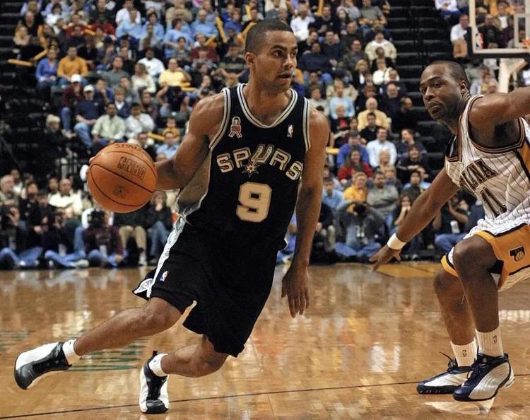 帕拉迪诺：我们和蓝军目前欧冠都是10分，明天我们会全力一搏（帕拉迪诺：与蓝军欧冠同为10分，明天我们将全力以赴）