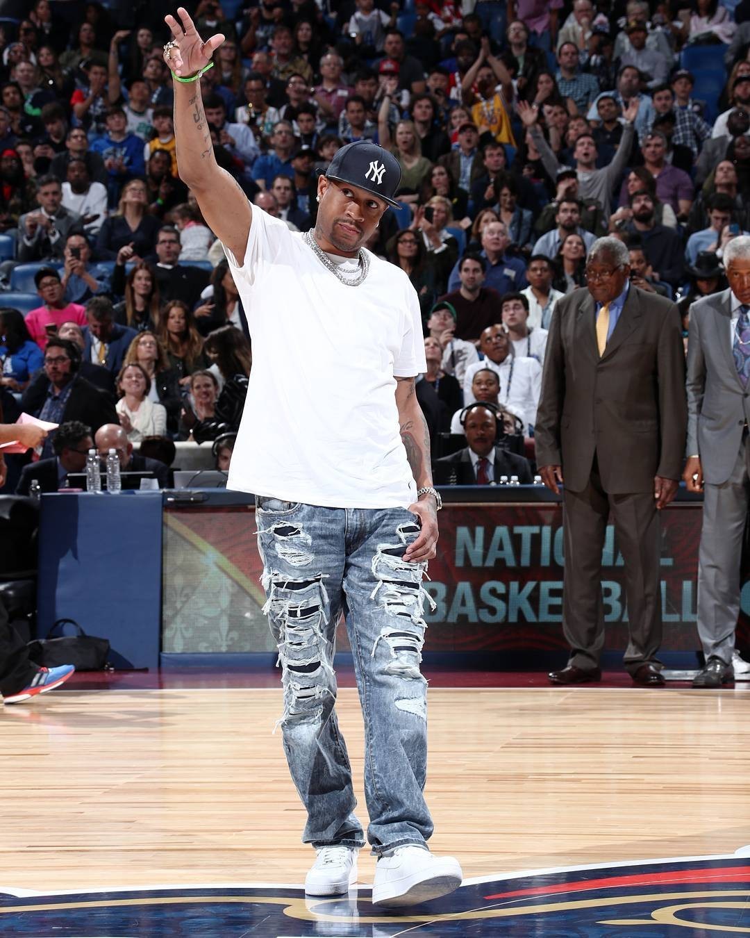 氛围不错，美国季前赛顺利收官后曼联球员集体团建（美国行完美收官，曼联众将集体团建氛围拉满）