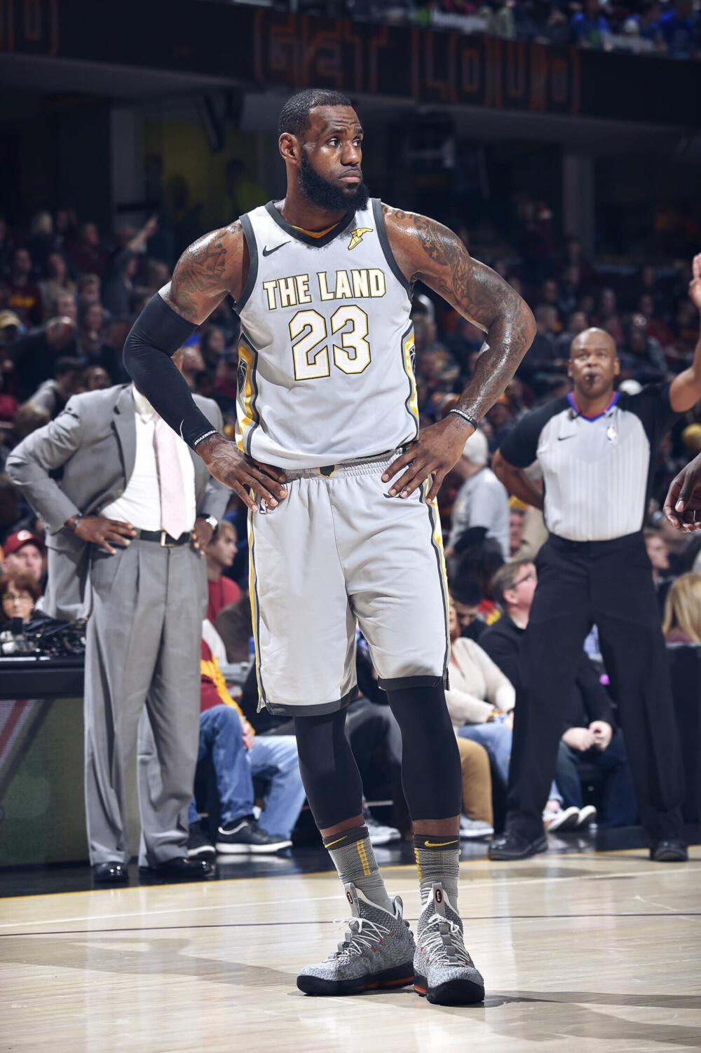 果然！利兹联主场3-1爆冷击败切尔西，利物浦范戴克和萨拉赫下滑（爆冷！利兹联主场3-1击退切尔西，利物浦范戴克与萨拉赫状态下滑）